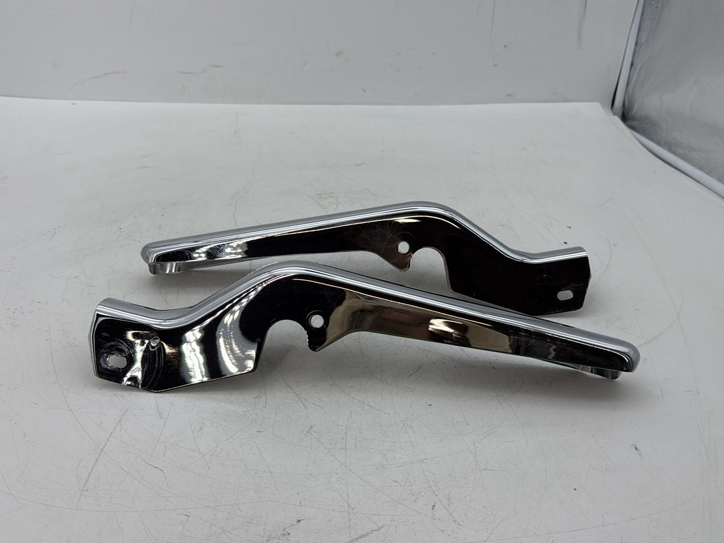 2005 Harley Touring FLHRCI Road King Classic OEM Rear Left Right Fender Struts Bracket