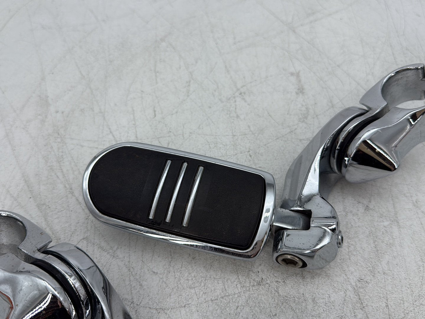 2010 Harley Street Glide Touring FLHX OEM Front Right Left Highway Foot Pegs