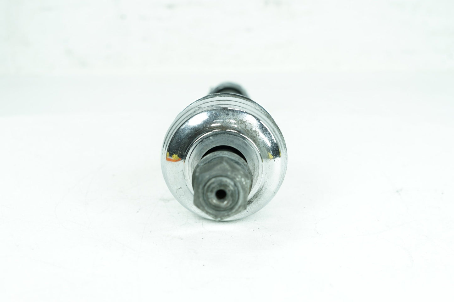 2008 - 2016 Harley-Davidson Touring Road Glide Custom Front Wheel Axle Bolt Shaft 41547-07A