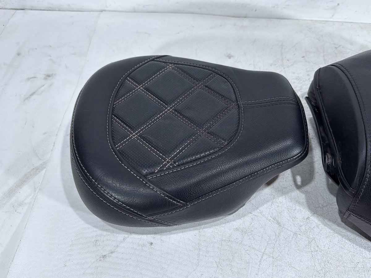 2011 Harley Road Glide Touring FLTRX Passenger Rider Driver Seat Saddle Pillion