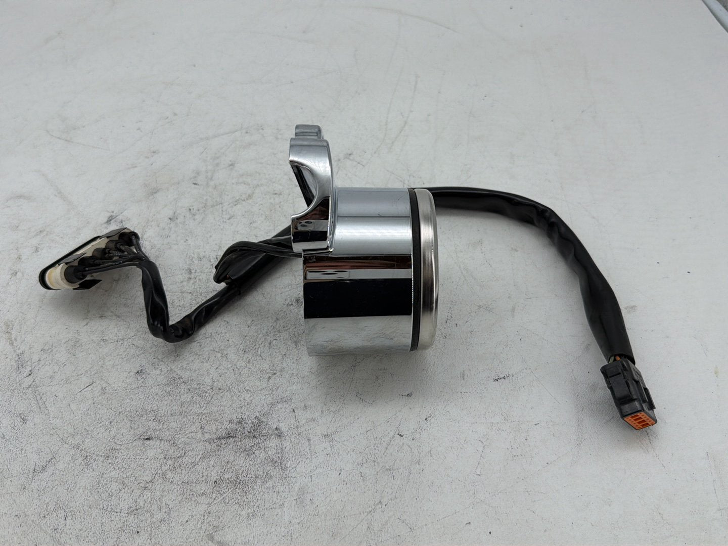 06 Harley Sportster 1200 Custom XL1200C Speedo Speedometer Gauge Cluster 11K