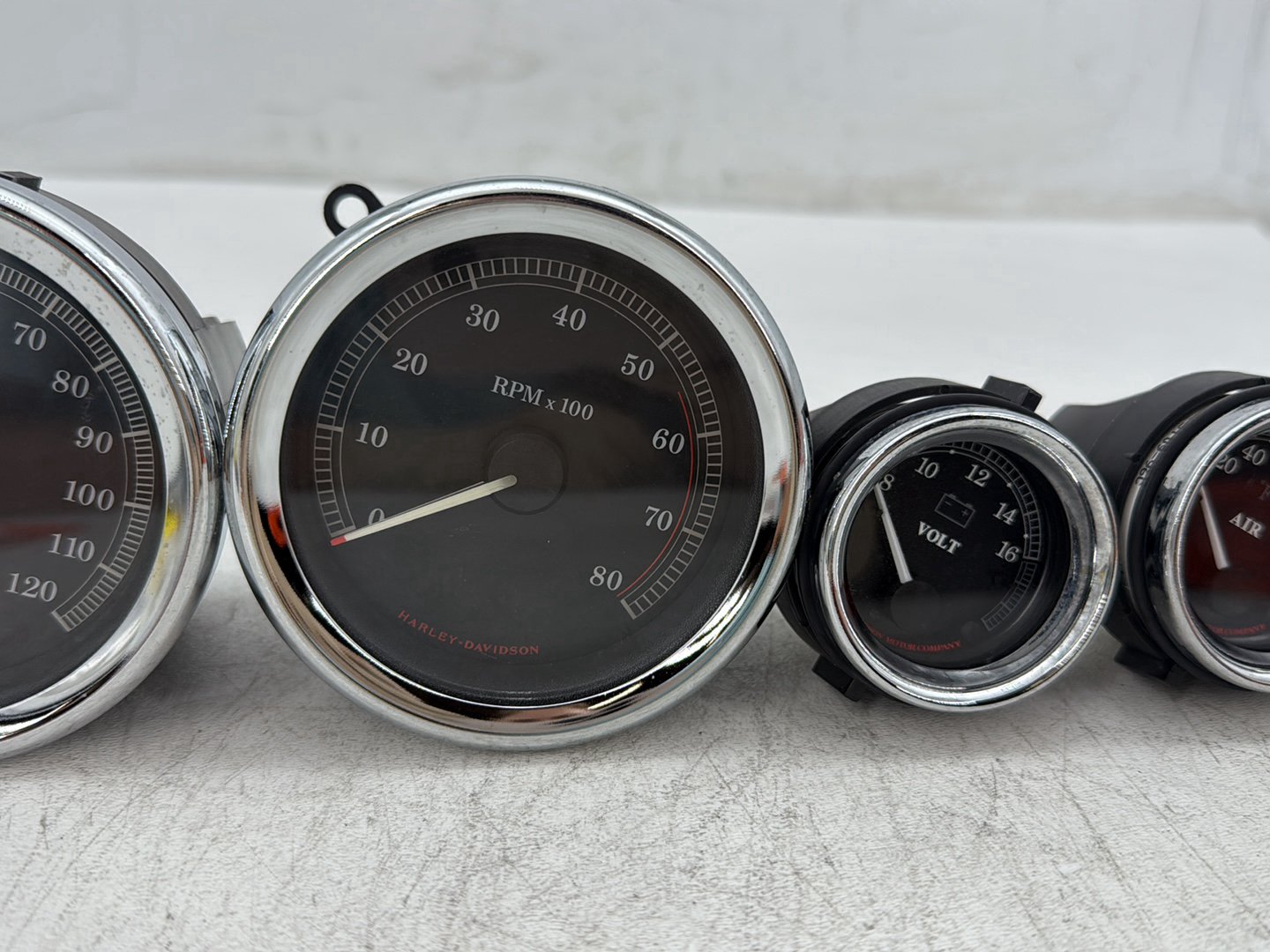 2005 Harley Electra Glide Touring Ultra FLHTCUI OEM Air Oil Volt Fuel Tacho Speedo Gauges