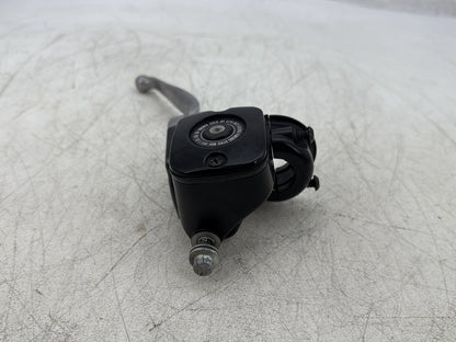 2004 Harley Road King Touring Custom FLHRSI OEM Front Right Brake Lever Master Cylinder