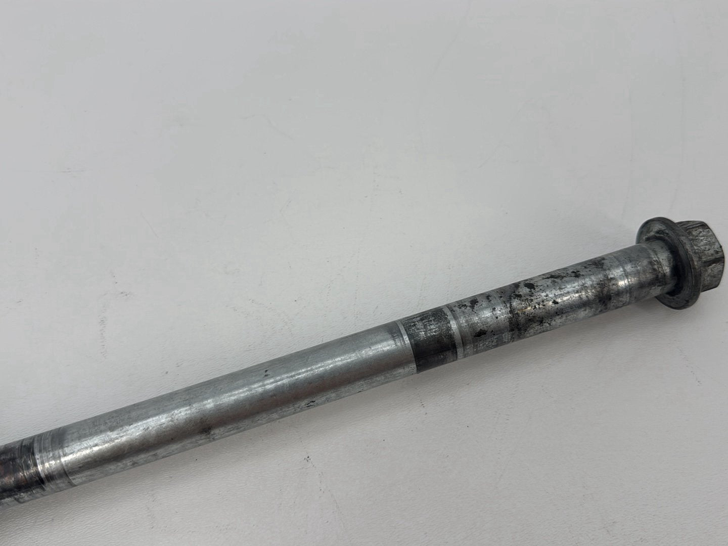 1999 - 2006 Harley-Davidson Dyna Low Rider Rear Wheel Axle Bolt Shaft