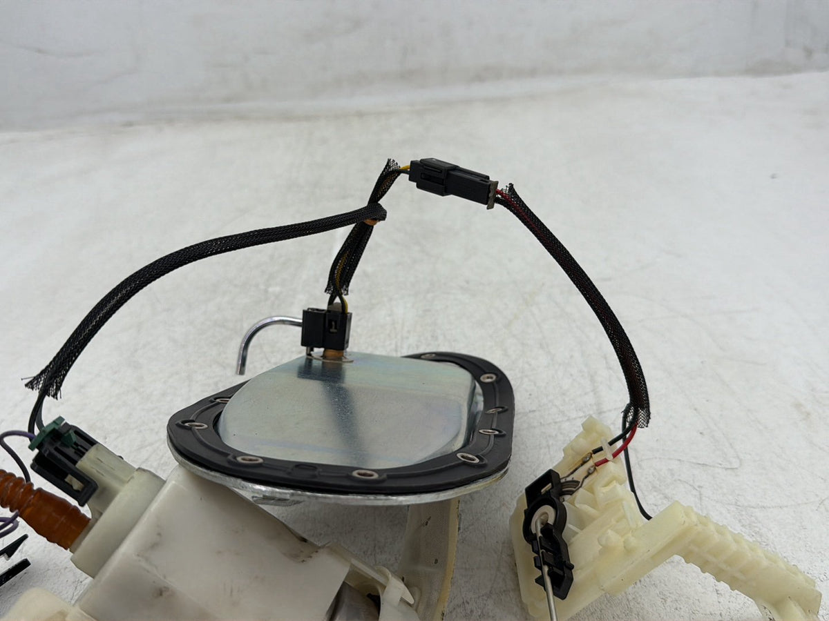 2014 Harley Dyna Switchback FLD OEM Fuel Pump Gas Gasoline Petrol Sending