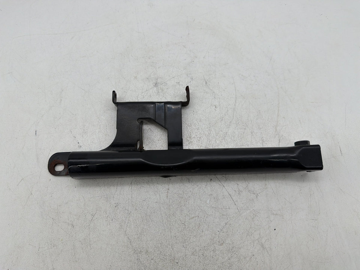 02 Harley Heritage Softail Classic FLSTC OEM Seat Bracket Mount Support Mounting