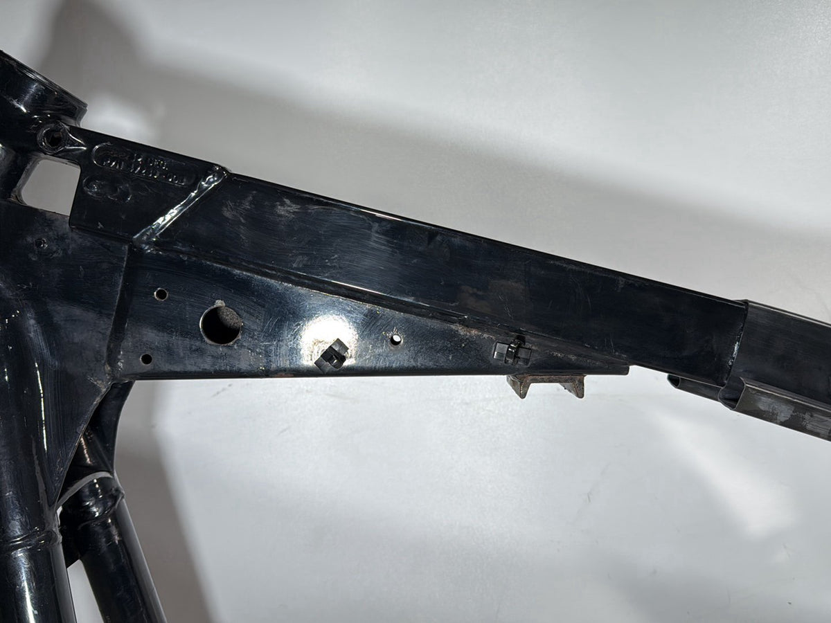 2005 Harley Dyna FXDWG Wide Glide OEM Body Main Frame Chassis 32 degree CLN CLR
