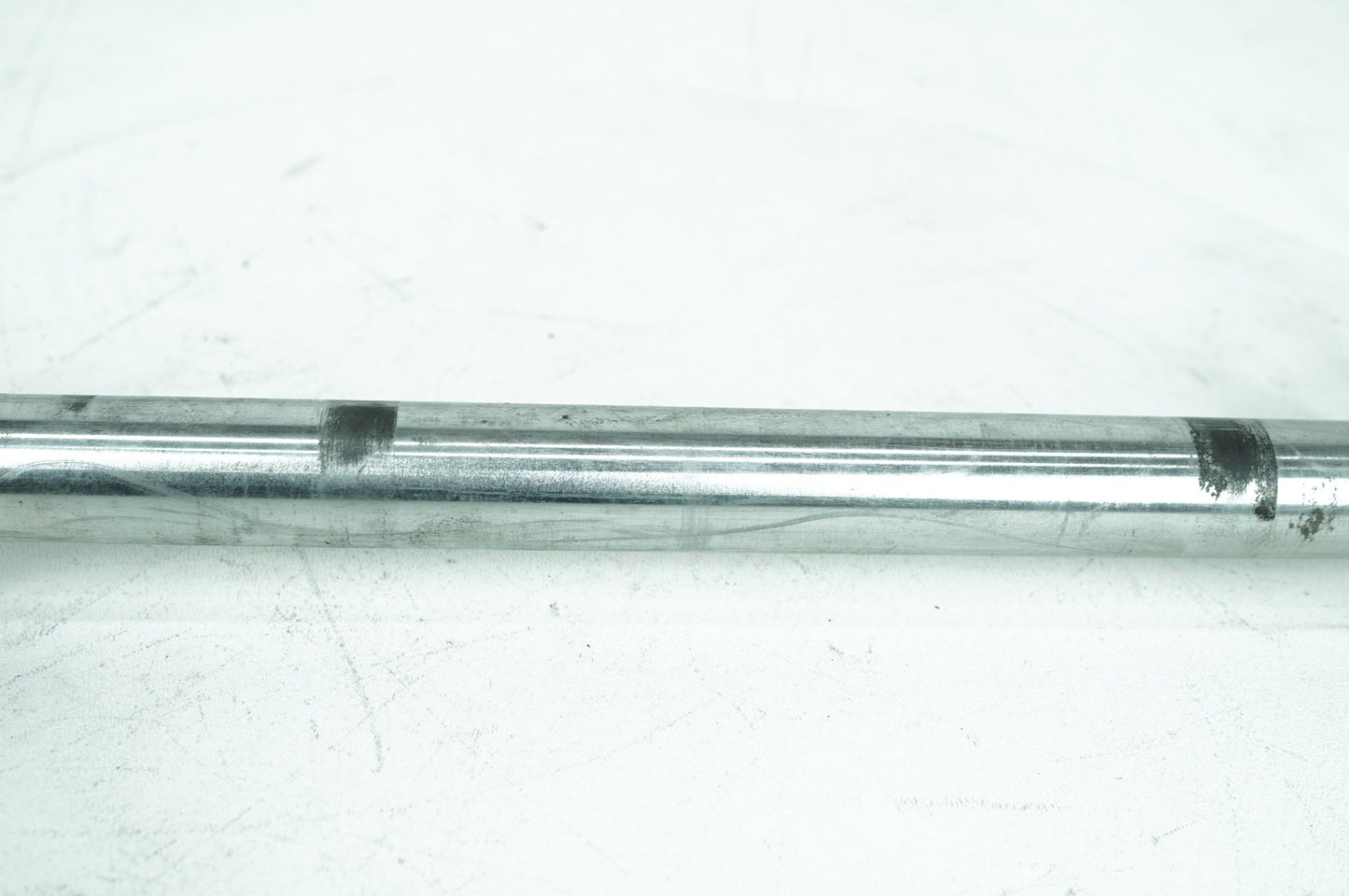 2009 - 2016 Harley-Davidson Touring Road King Classic Rear Wheel Axle Bolt Shaft 41056-09