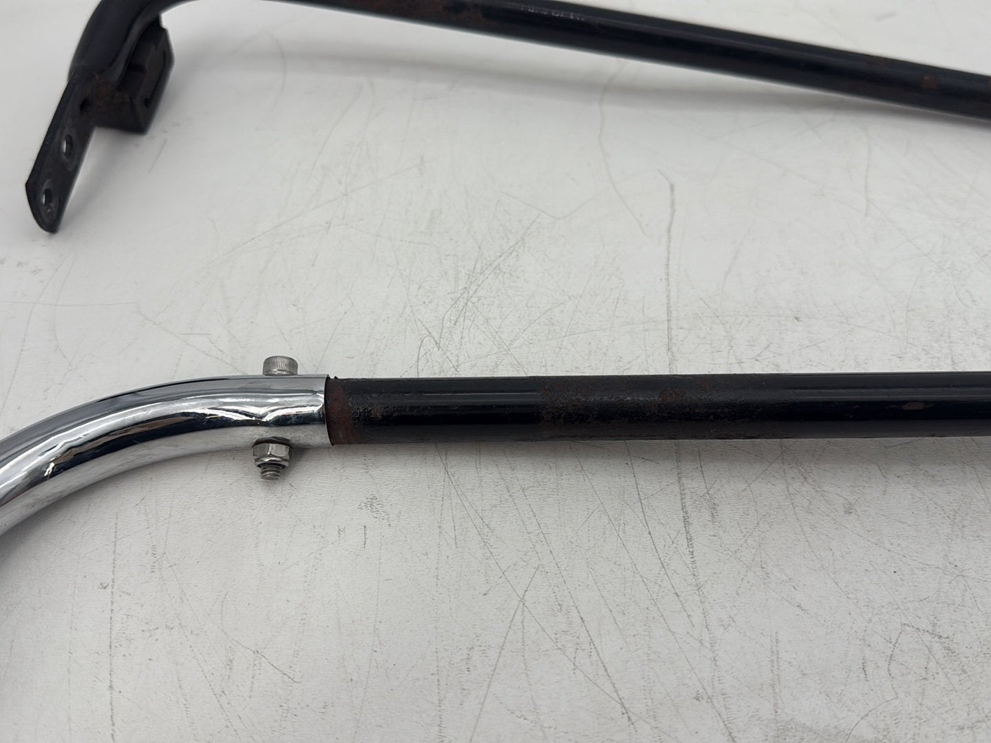 2007 Harley Touring FLHTCU Electra Glide Ultra OEM Rear Left Right Saddlebag Guard Rails Bar