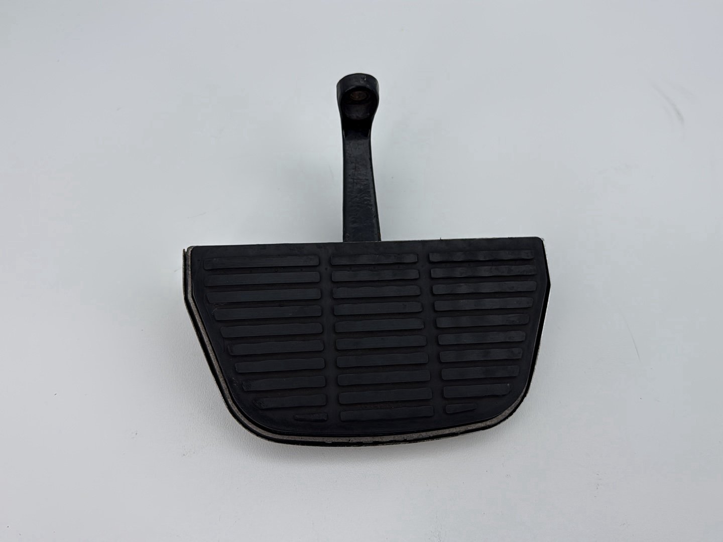 1995 Harley Road King Touring FLHR OEM 1 Passenger Floorboard Foot Rest
