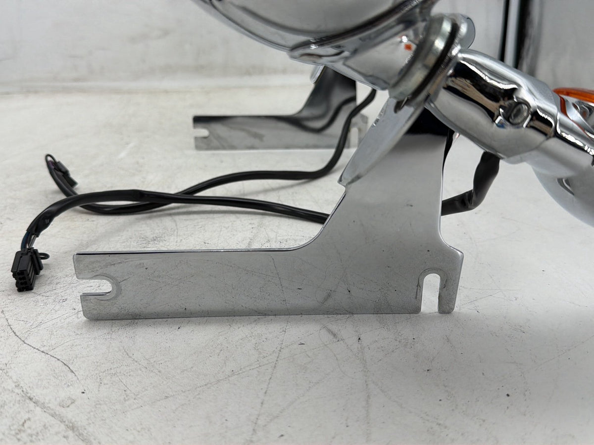 2011 Harley Electra Glide Touring Ultra OEM Front Turn Signal Indicators Aux Light Bar