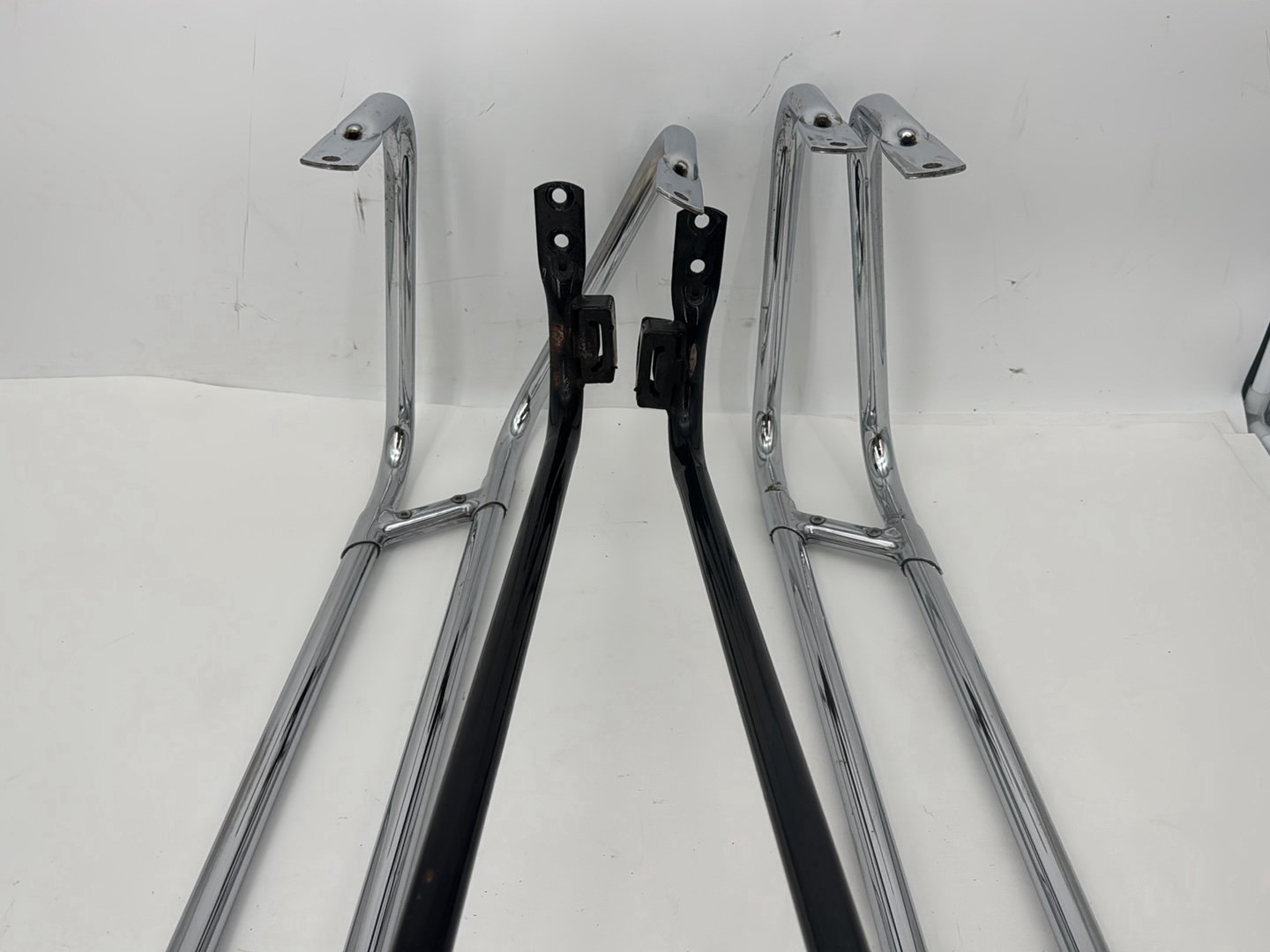 1999 - 2006 Harley-Davidson Touring Electra Glide Classic Rear Left Right Saddlebag Guard Rails Bar 90718-79C