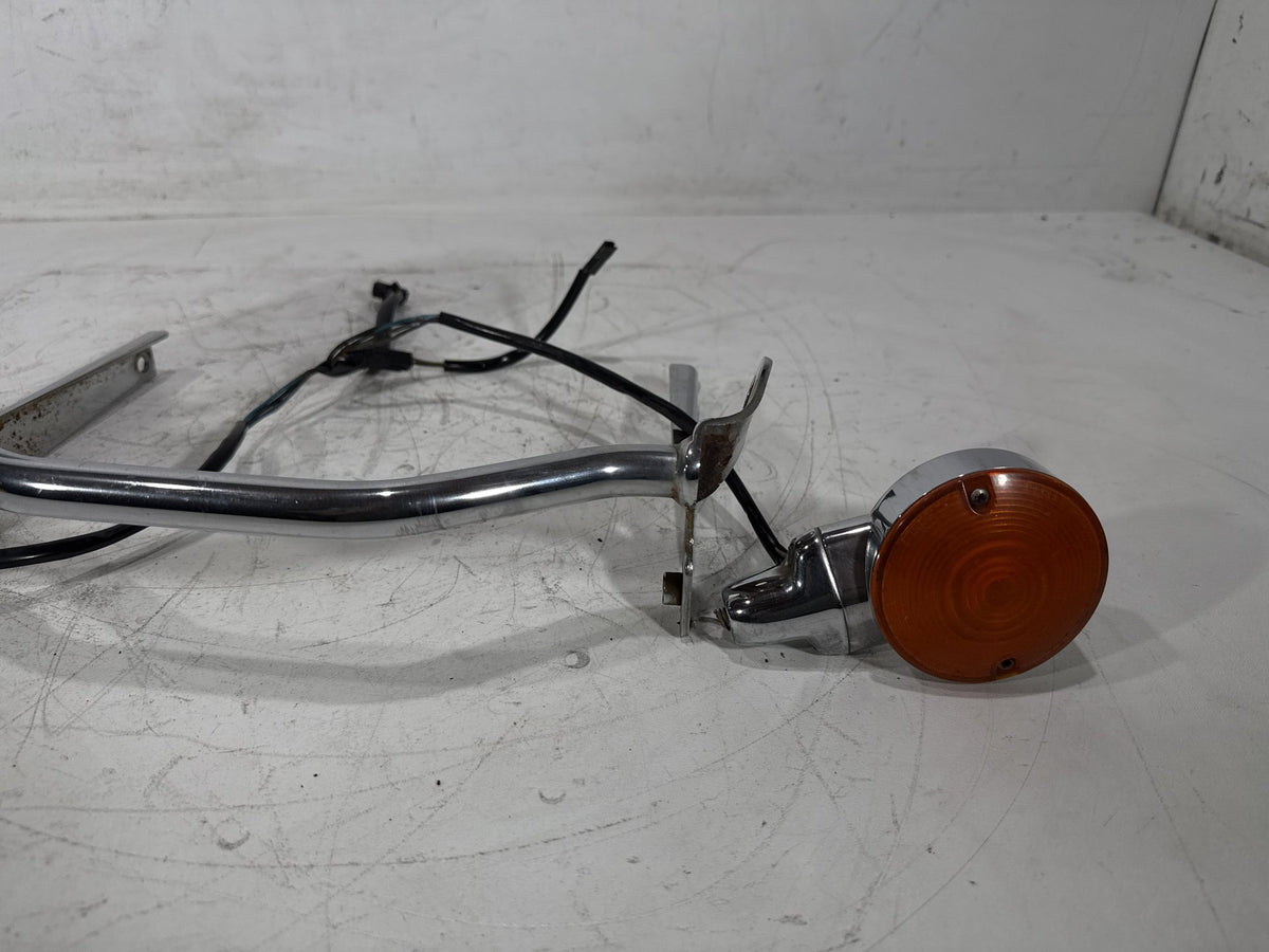 2002 Harley Heritage Softail Classic Front Turn Signal Indicators Aux Light Bar