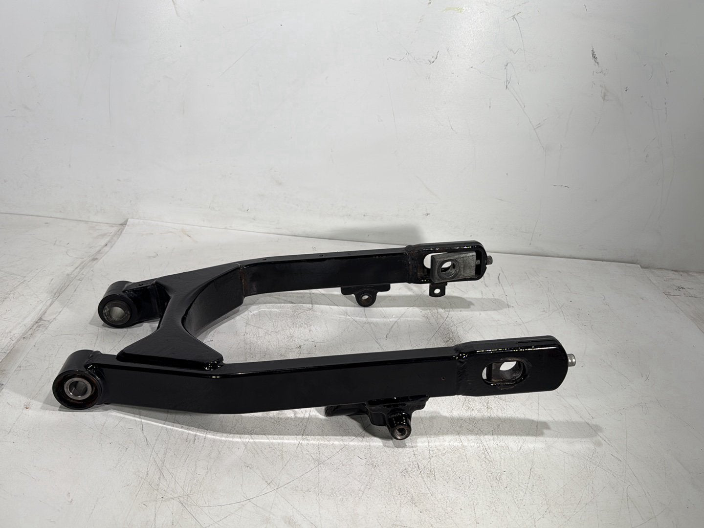 2015 Harley Dyna Low Rider FXDL OEM Rear Fork Swingarm Swing Arm