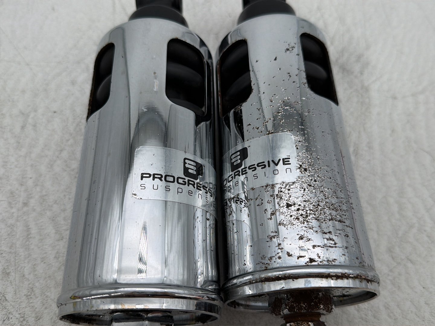 2011 Harley Heritage Softail Classic FLSTC OEM Rear Left Right Shock Absorbers