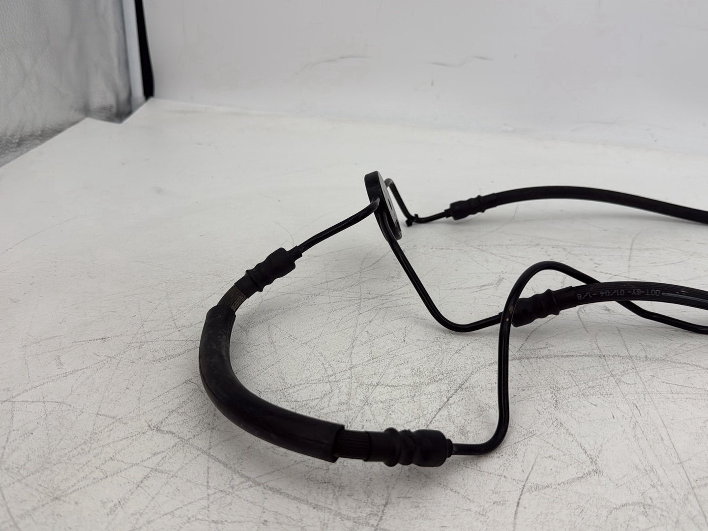 2004 Harley Touring FLHT Electra Glide OEM Front Brake Hose Line Pipe
