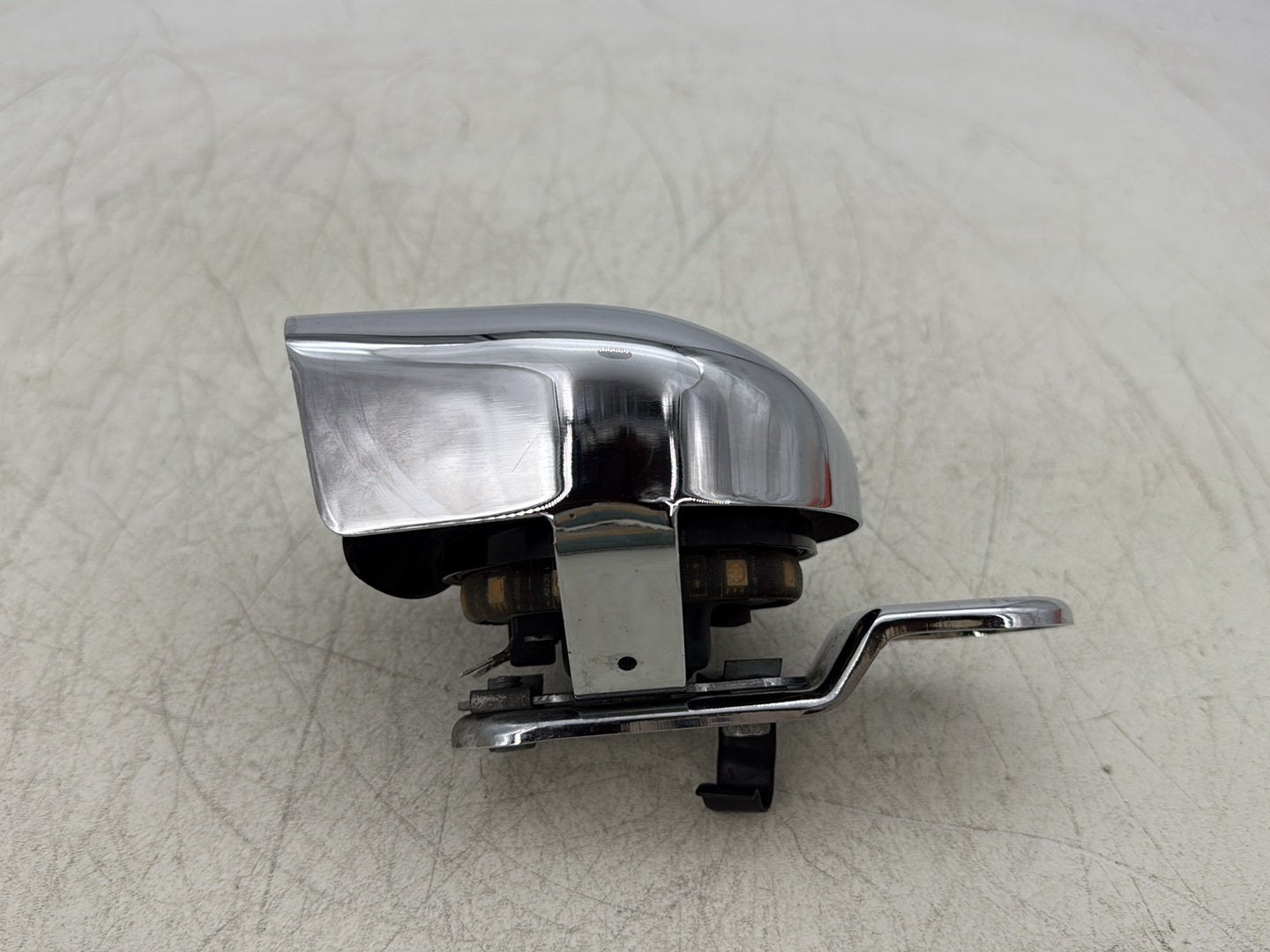 2004 Harley Dyna Super Glide FXDI OEM Horn Signal Klaxon Chrome Cover
