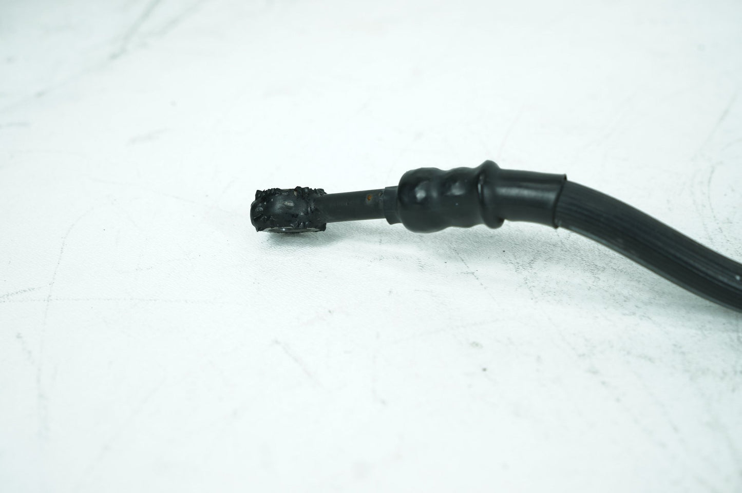 1999 - 2006 Harley-Davidson Dyna Street Bob Rear Brake Hose Line Pipe 40956-00A