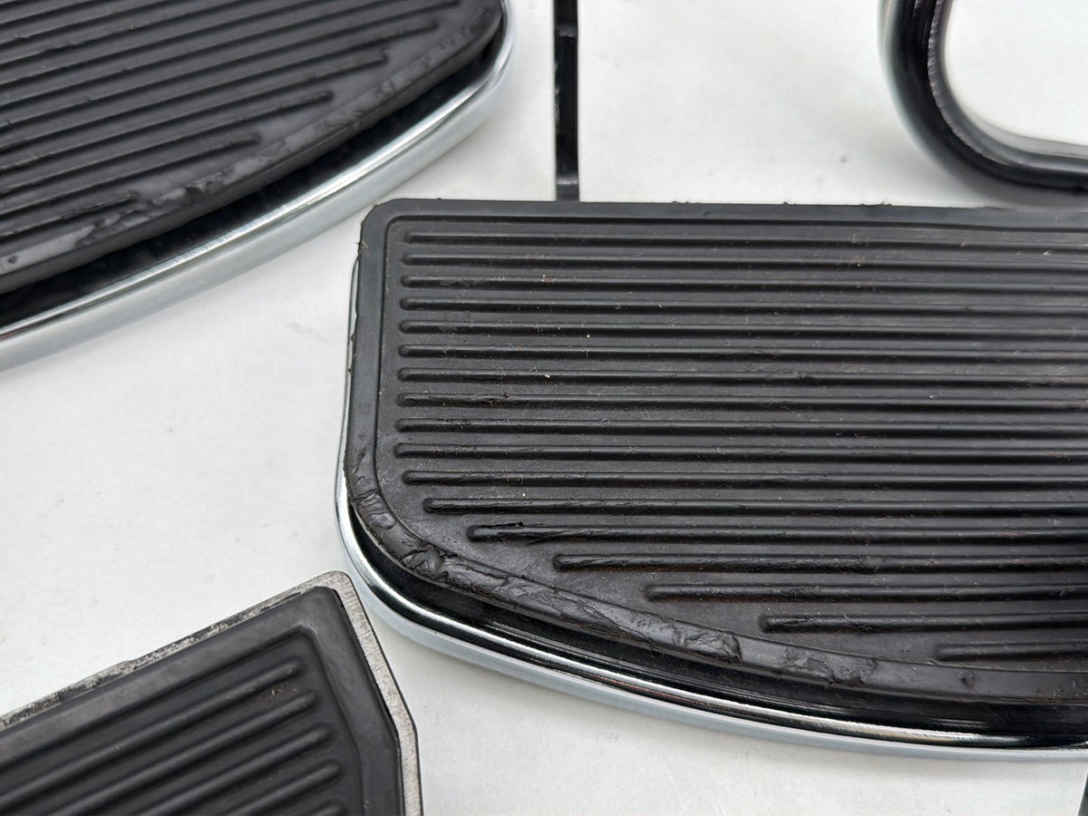 2008 Harley Electra Glide Touring Ultra FLHTCUI OEM Left Right Driver & Pass Floorboard Foot Rest