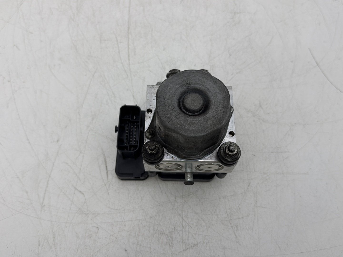 2014 Harley Street Glide Touring FLHXS OEM ABS Brake Pump & Control Module