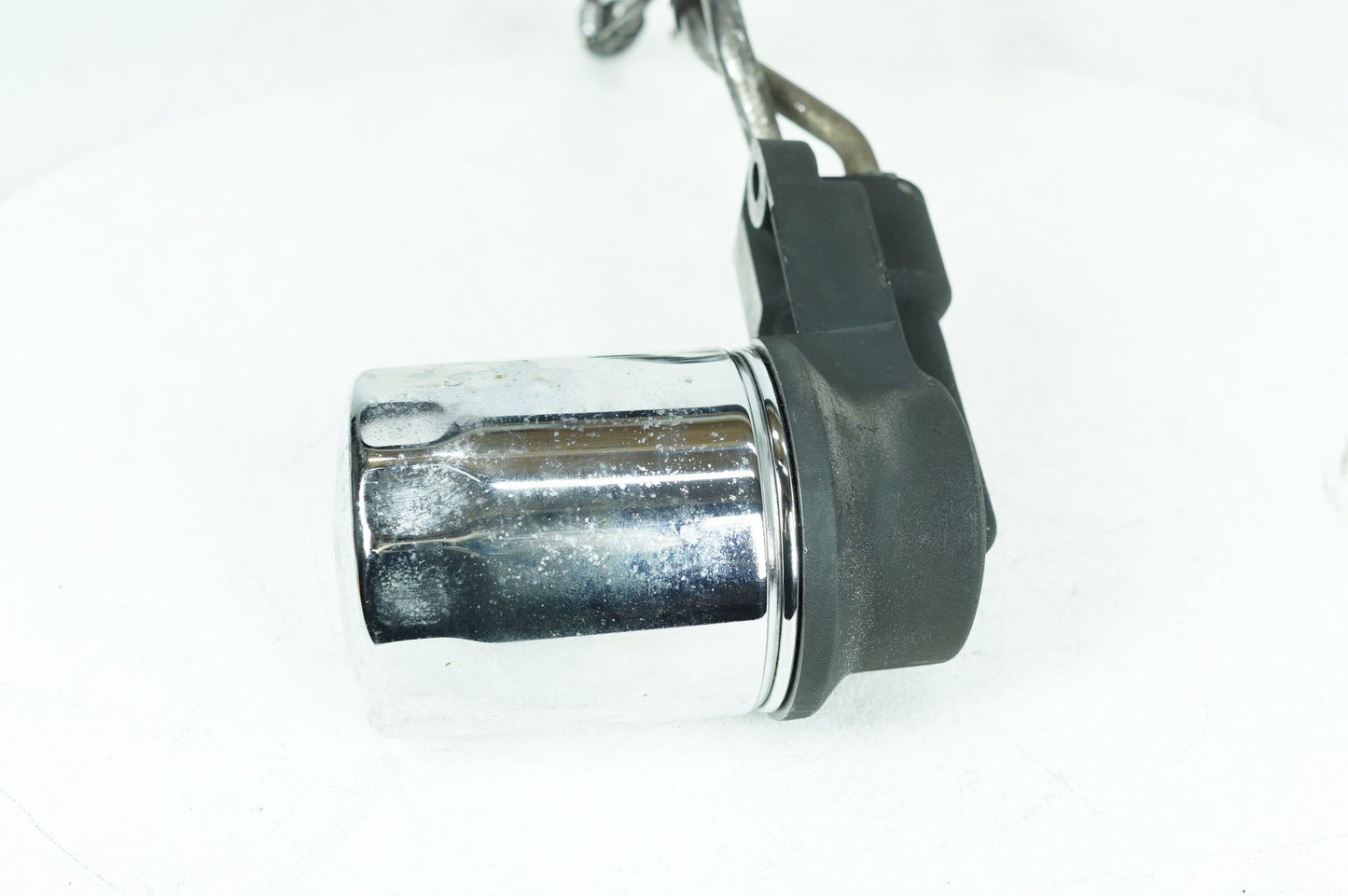 1984 - 1998 Harley-Davidson Touring Electra Glide Ultra Engine Motor Mount Oil Filter  	26378-92A
