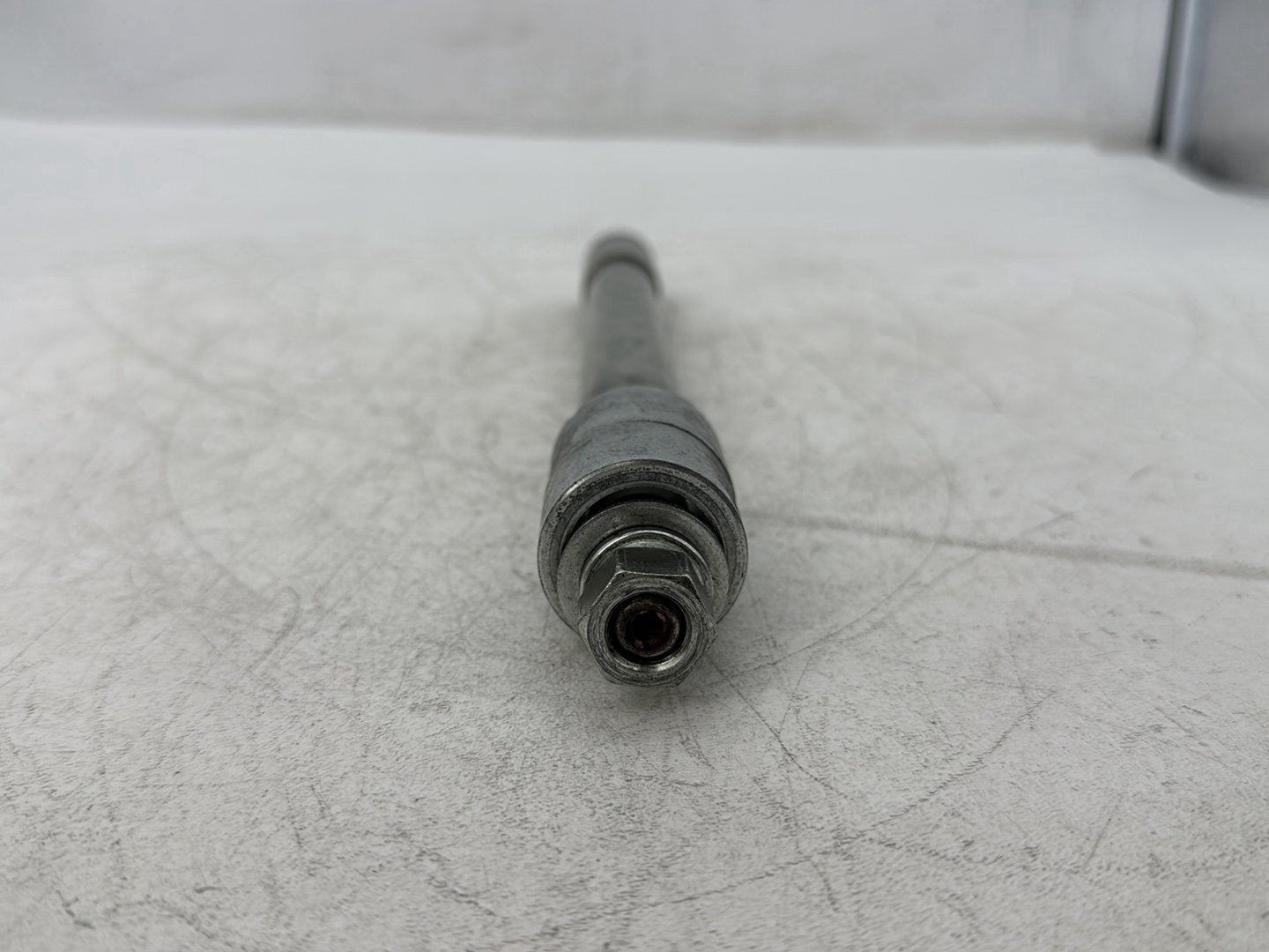 2005 Harley Electra Glide Touring Ultra FLHTCUI OEM Front Wheel Axle Bolt Shaft