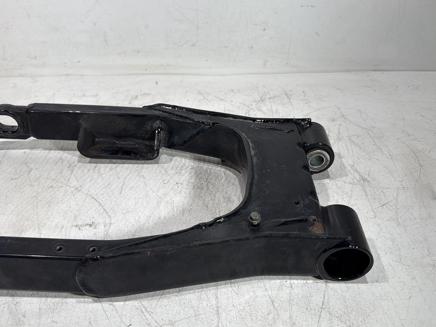 2006 Harley Touring FLHTCI Electra Glide Classic OEM Rear Fork Swingarm Swing Arm