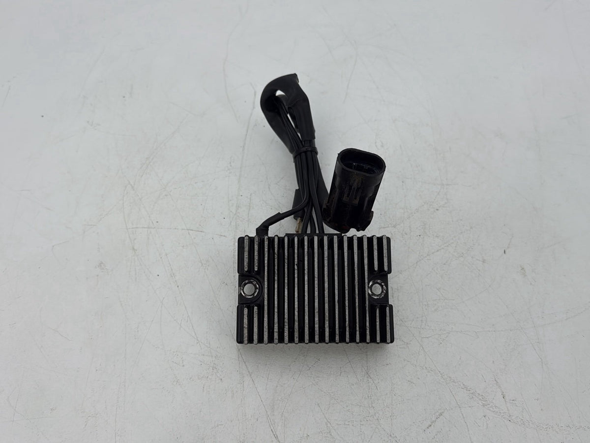 2006 Harley Sportster XL883C 883 Custom OEM Voltage Regulator Rectifier 74523-04
