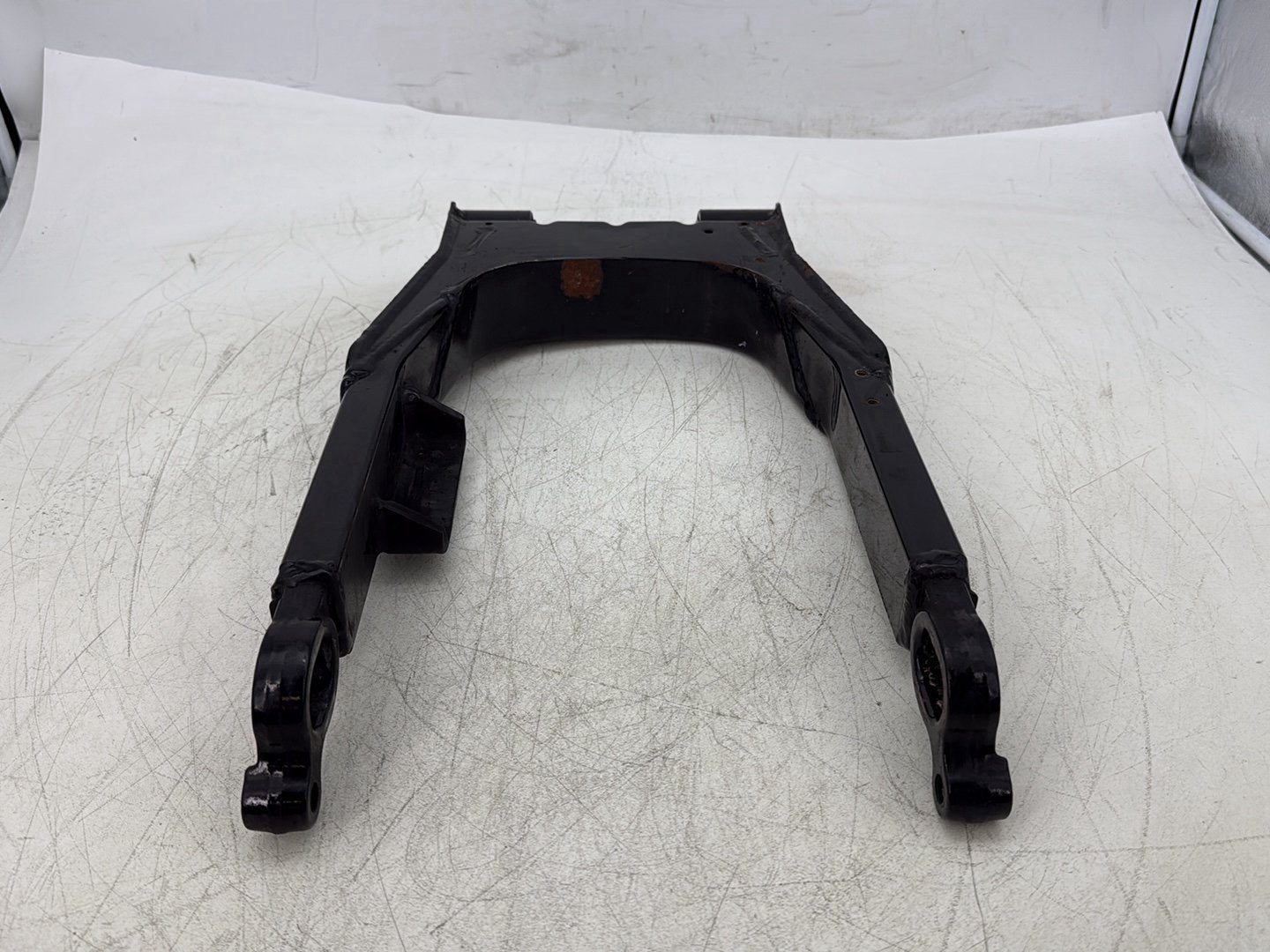 2004 Harley Road King Touring Custom FLHRSI OEM Rear Fork Swingarm Swing Arm
