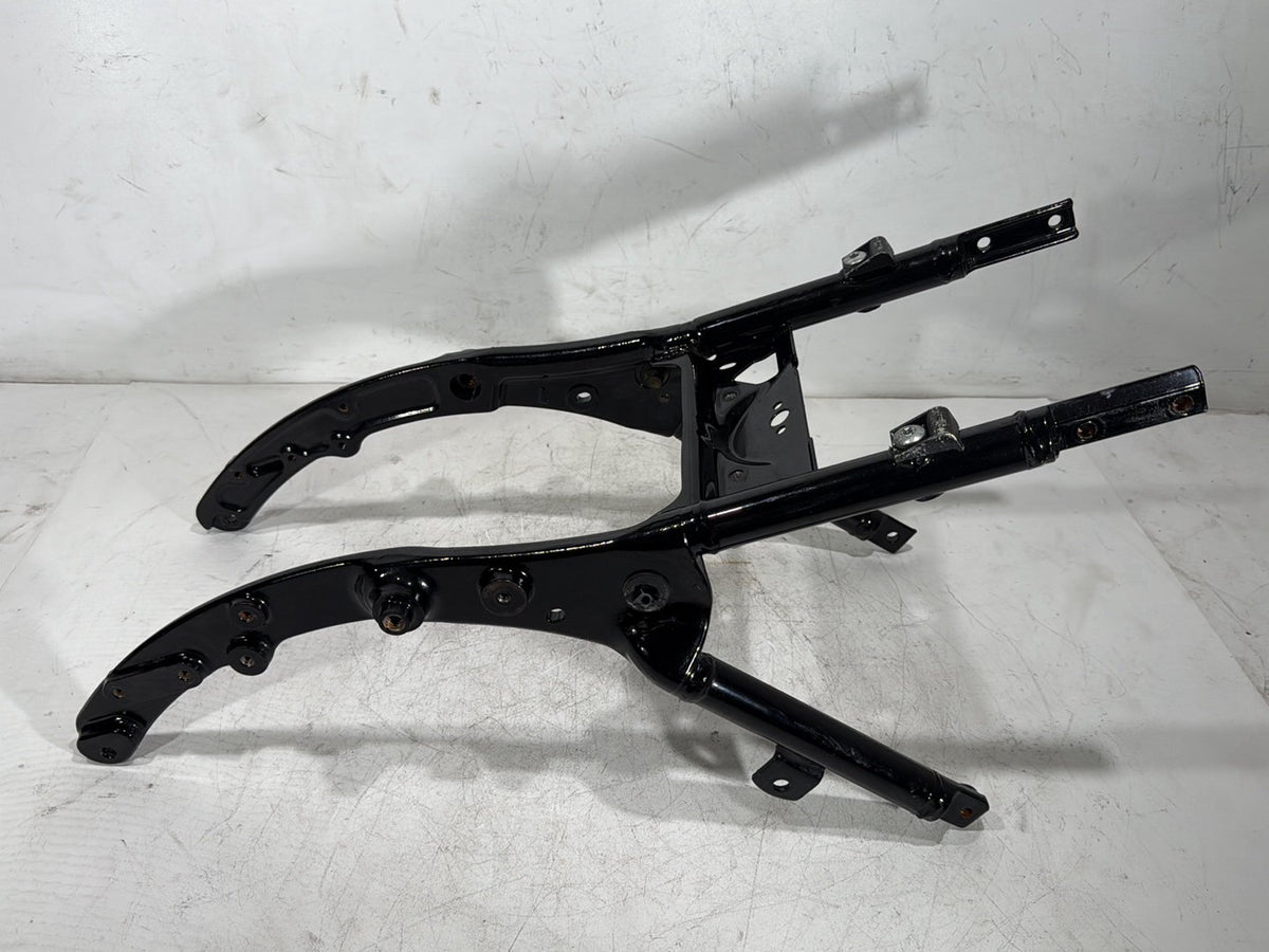11 Harley Road Glide Touring FLTRX OEM Rear Back Sub Frame Rail Bar 48079-09BHP