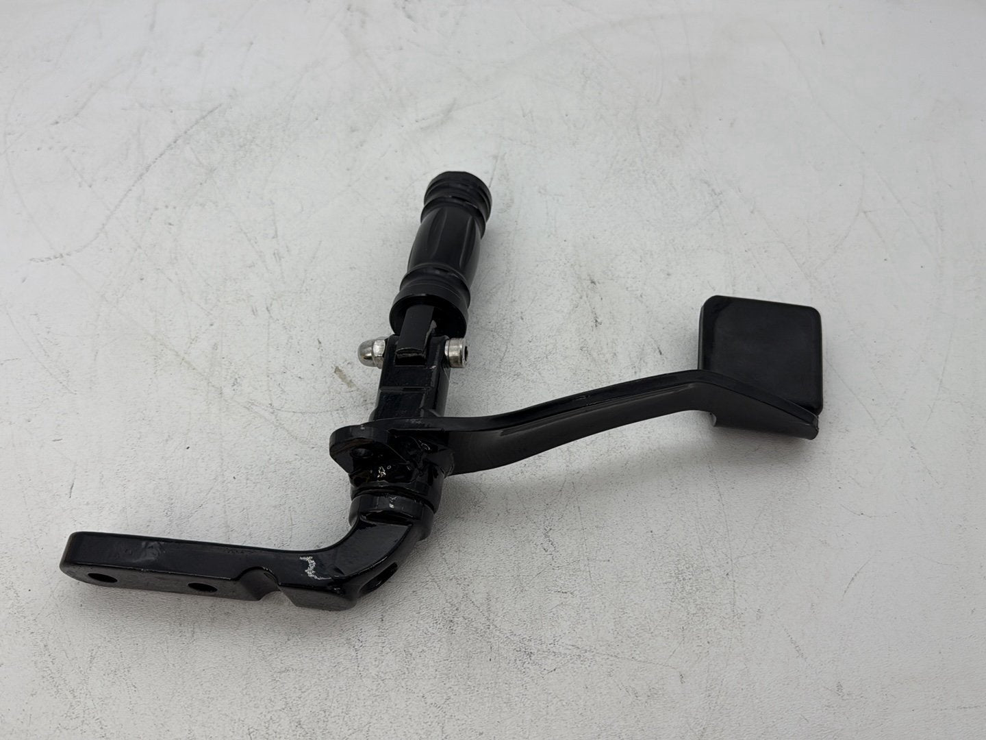 2006 Harley Dyna FXDWGI Wide Glide OEM Right Driver Foot Controls Peg Rest