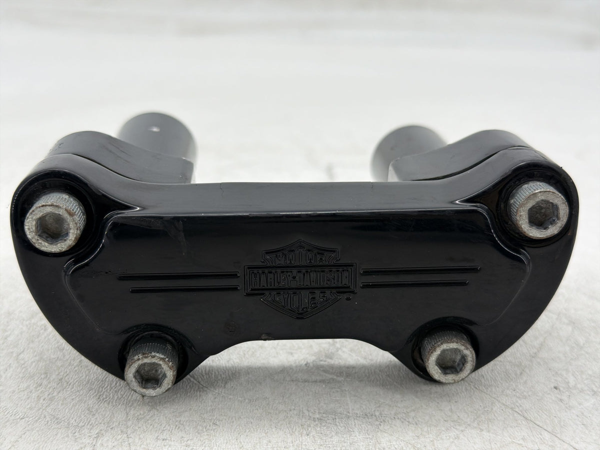 2017 Harley Dyna Street Bob FXDB OEM Front Handlebar Riser Top Clamp 55900064