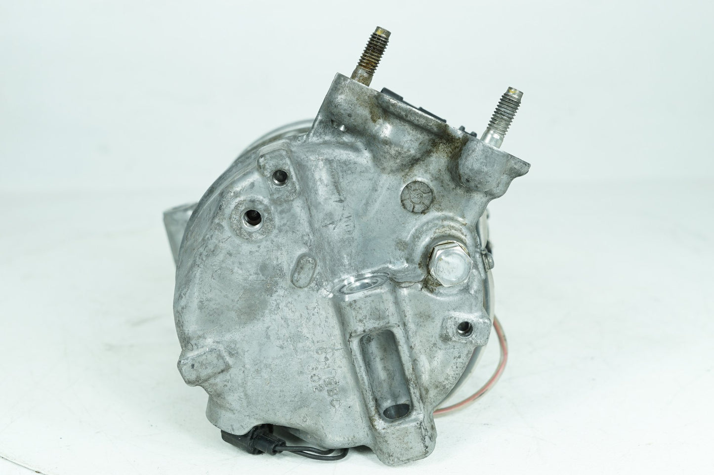 2013 - 2015 Jaguar XF  Air Conditioning Compressor Bracket