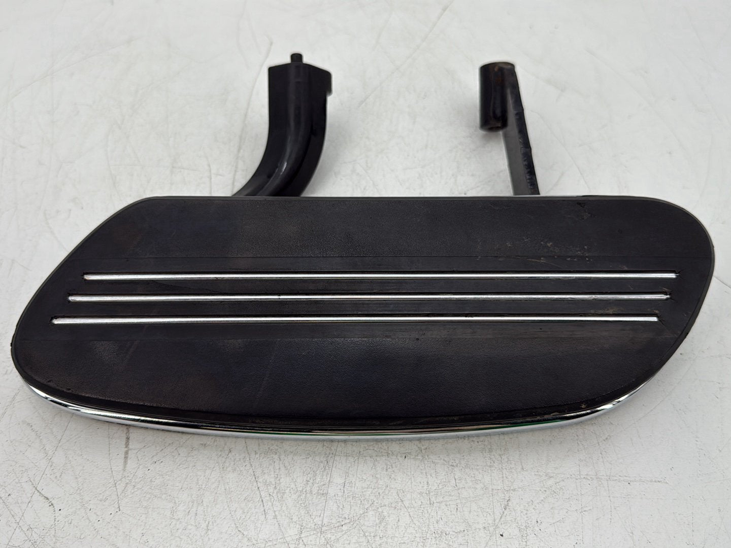 2014 Harley Street Glide Touring FLHXS OEM Right Driver 1 Floorboard Foot Rest