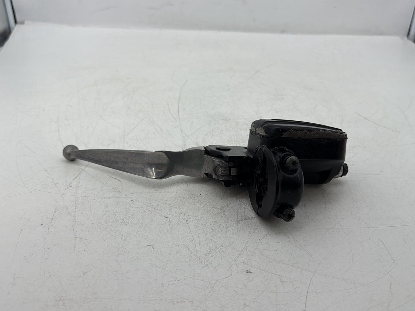 14 Harley Street Glide Touring OEM Front Left Hand Clutch Lever Master Cylinder