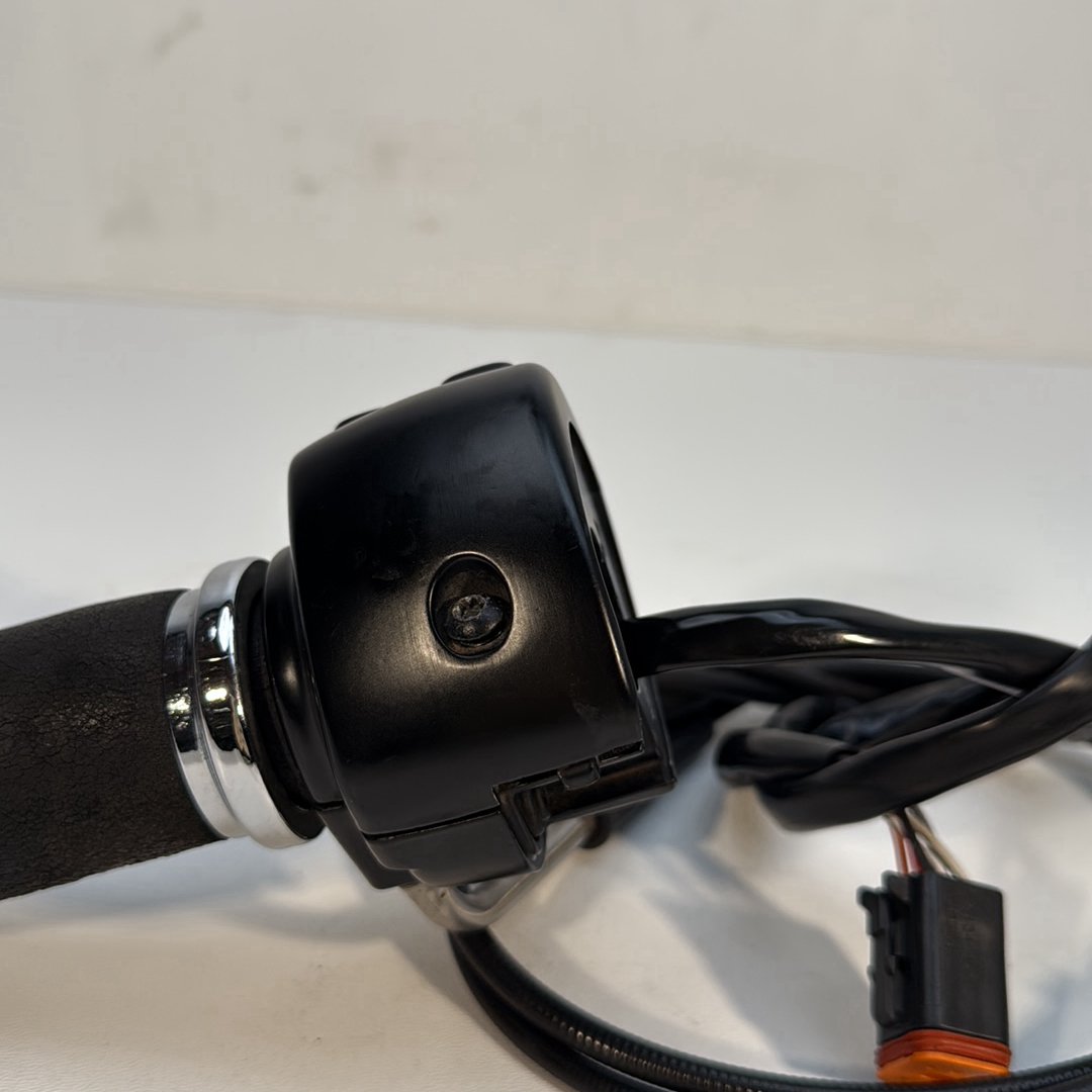 1986 - 2003 Harley-Davidson Sportster Hugger 883 Right Engine Start Kill Switches Controls  	71684-06A