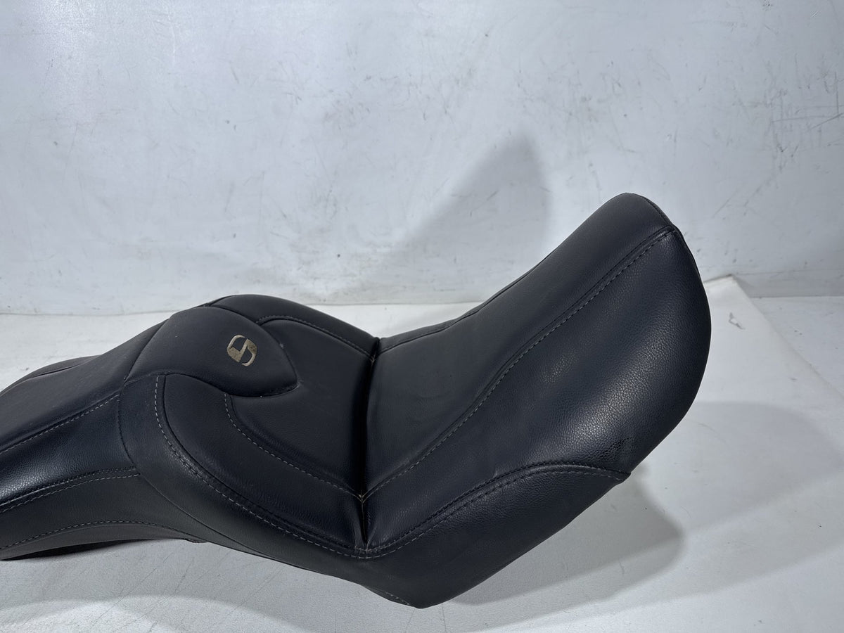 2005 Harley Dyna Wide Glide Passenger Rider Driver Seat Saddle SADDLEMAN Torn