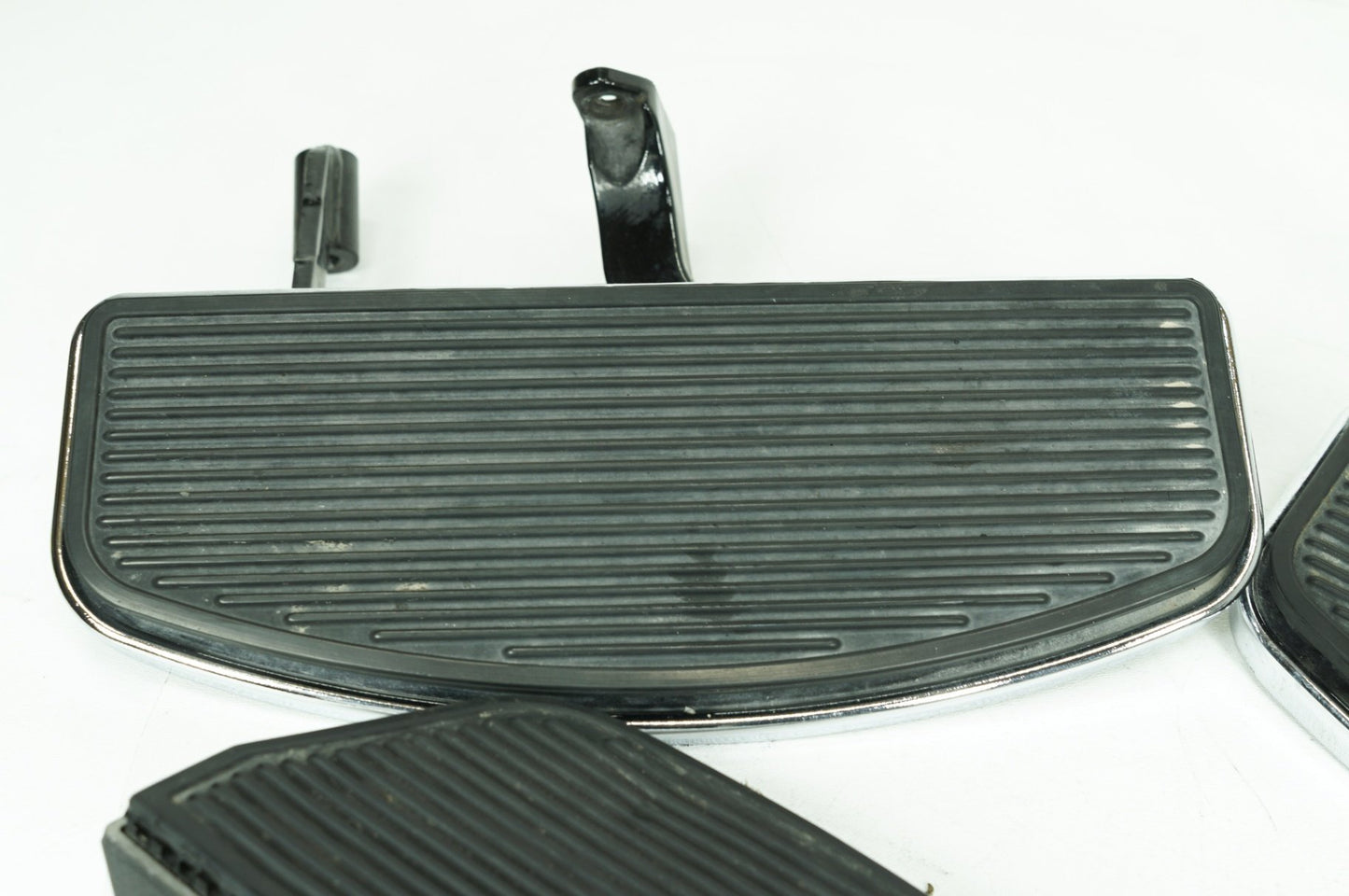 2007 - 2013 Harley-Davidson Touring Electra Glide Ultra Left Right Driver & Pass Floorboard Foot Rest 50621-06