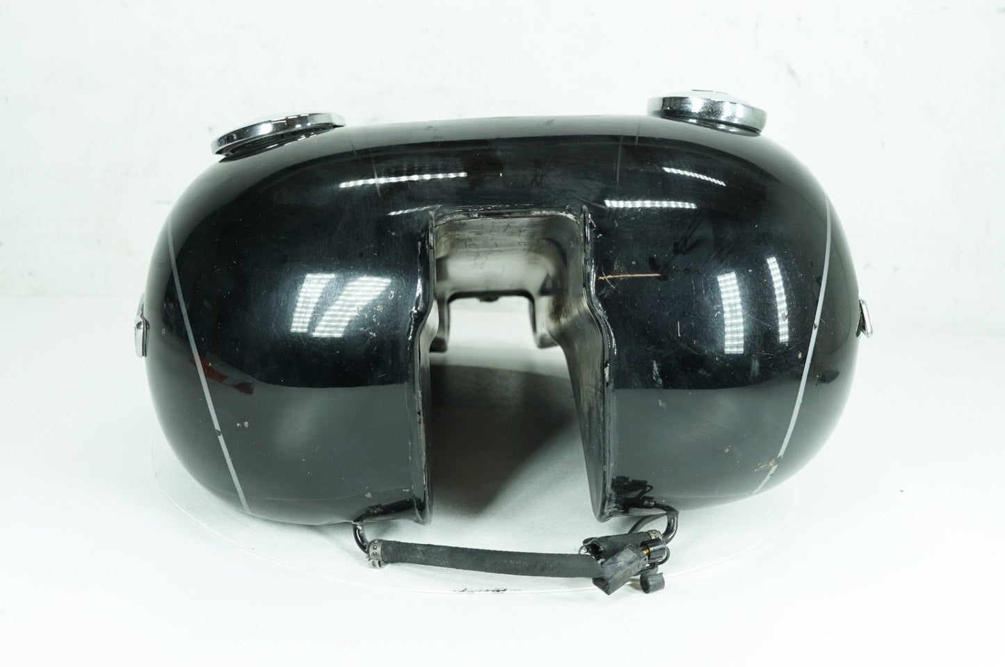 2012 Harley-Davidson Dyna FXDC - Fuel Gas Tank Gasoline Reservoir PN: 61593-10