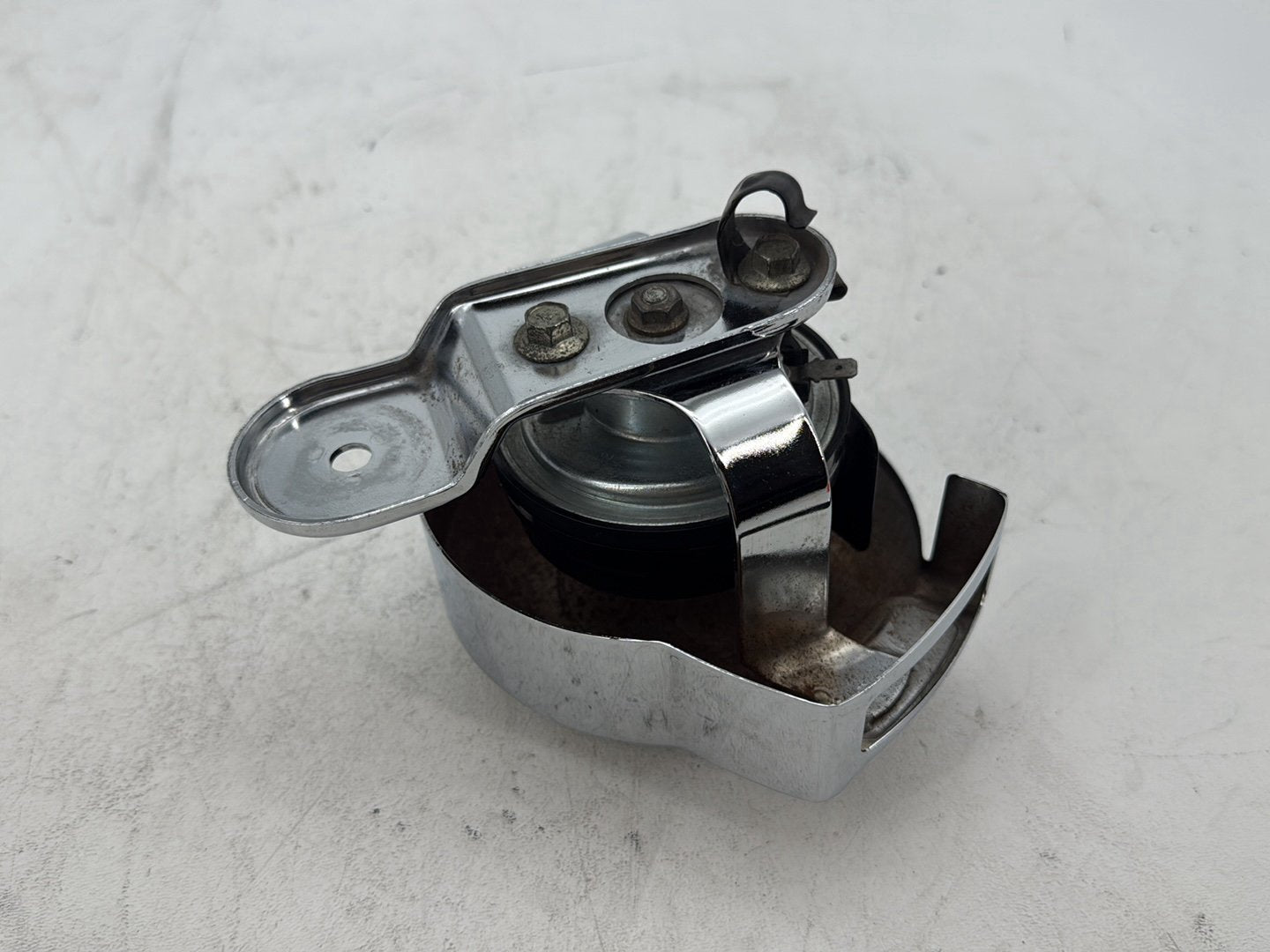 2003 Harley Electra Glide Touring Ultra FLHTCUI OEM Horn Signal Klaxon Chrome Cover