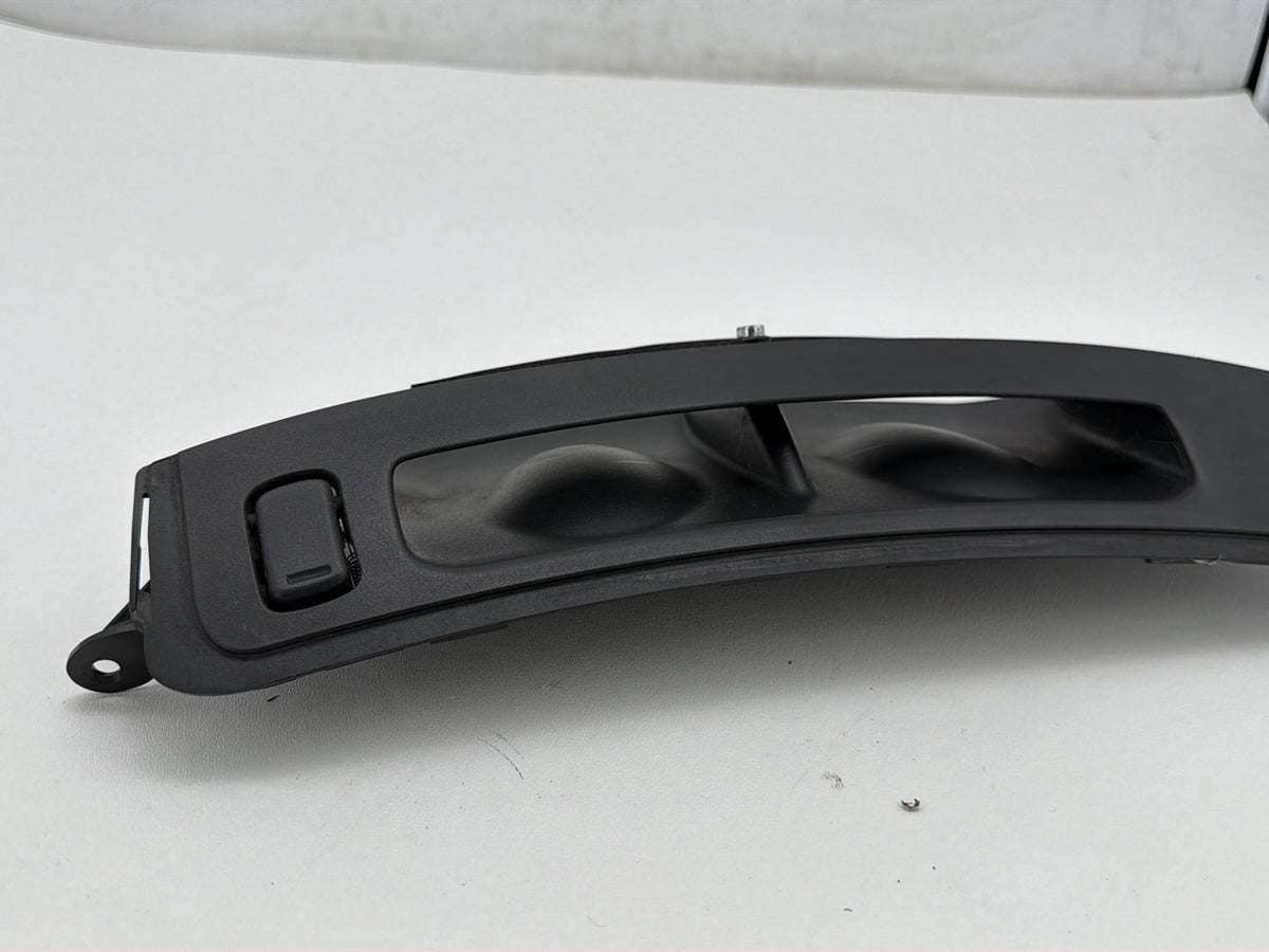2014 Harley Electra Glide Touring Ultra OEM Front Inner Fairing Air Duct Vent