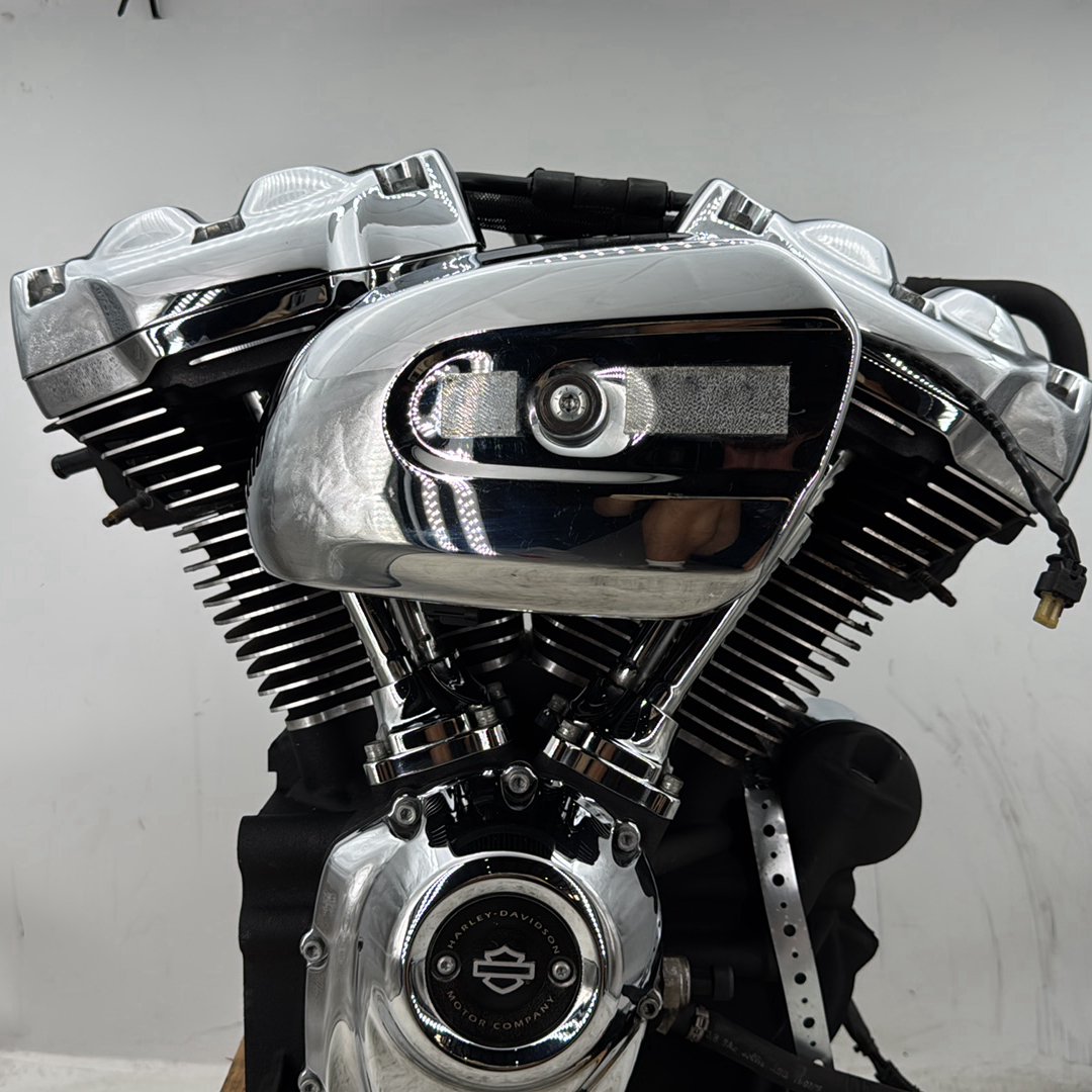17 Harley Road Glide Touring OEM Milwaukee M8 107 Engine Motor Air Cooled 7 mi.