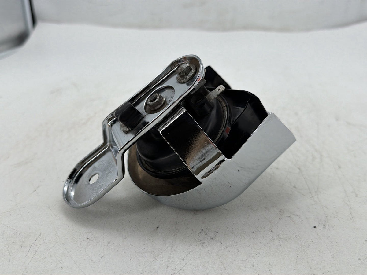 2013 Harley Street Glide Touring FLHX OEM Horn Signal Klaxon Chrome Cover