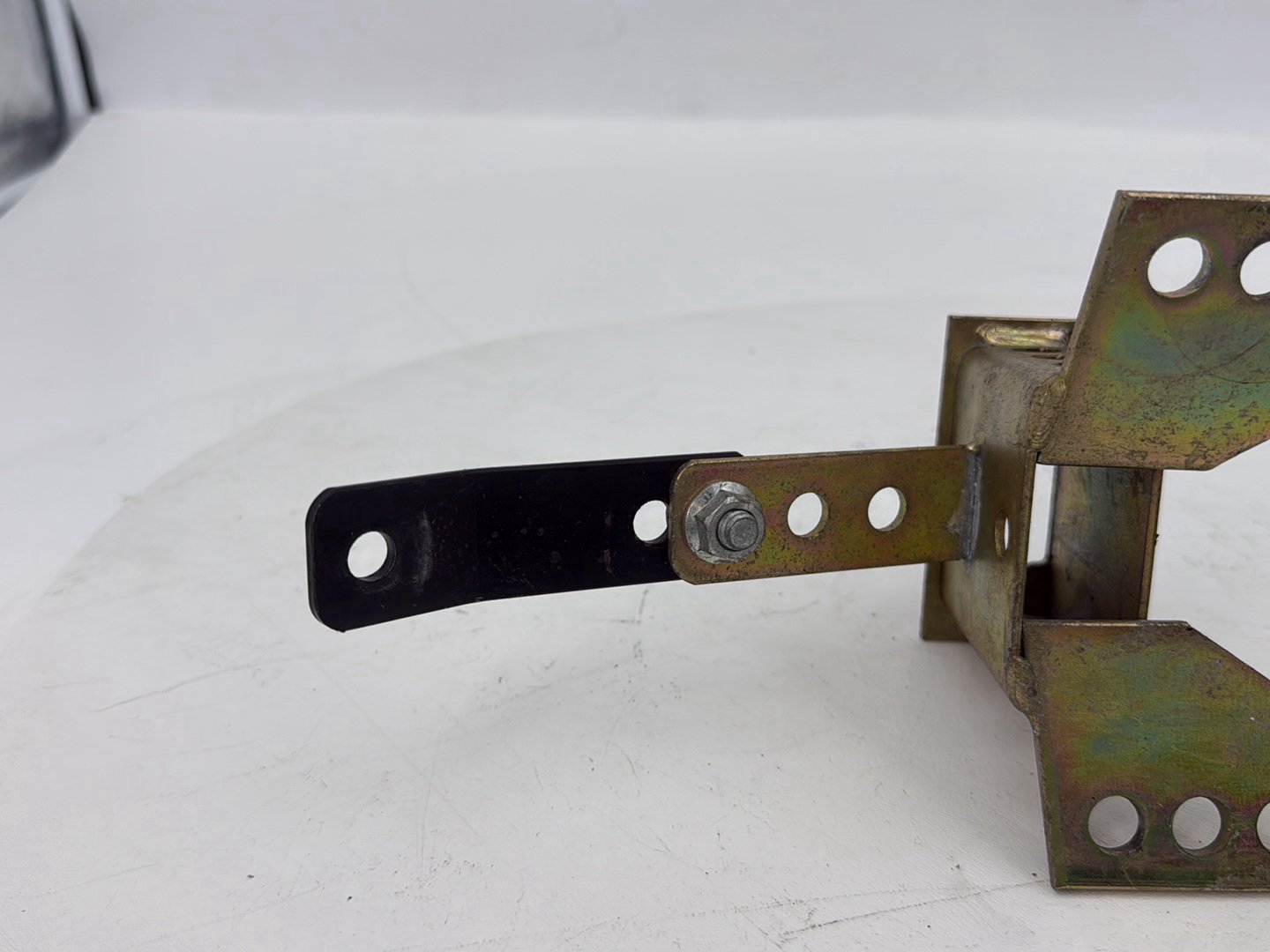 1999 - 2006 Harley-Davidson Touring CVO Screamin Eagle Road King Front Driver Rider Backrest Bracket Mount 52587-09
