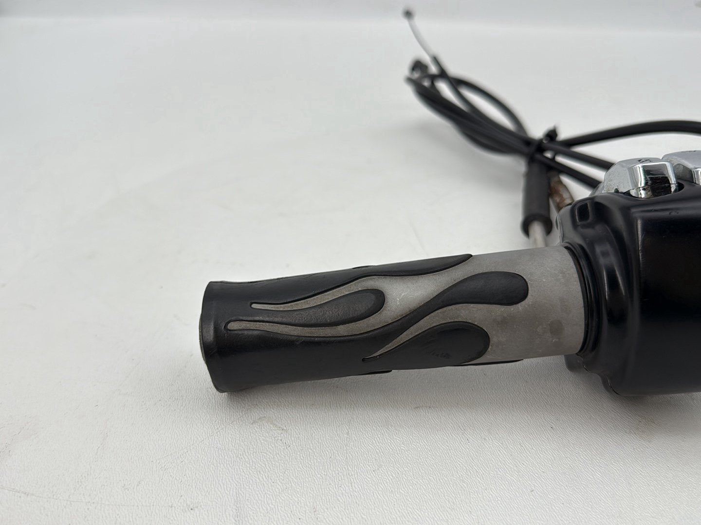 2004 - 2013 Harley-Davidson Sportster 883 Custom Right Engine Start Kill Switches Controls 71589-96B , 56666-04