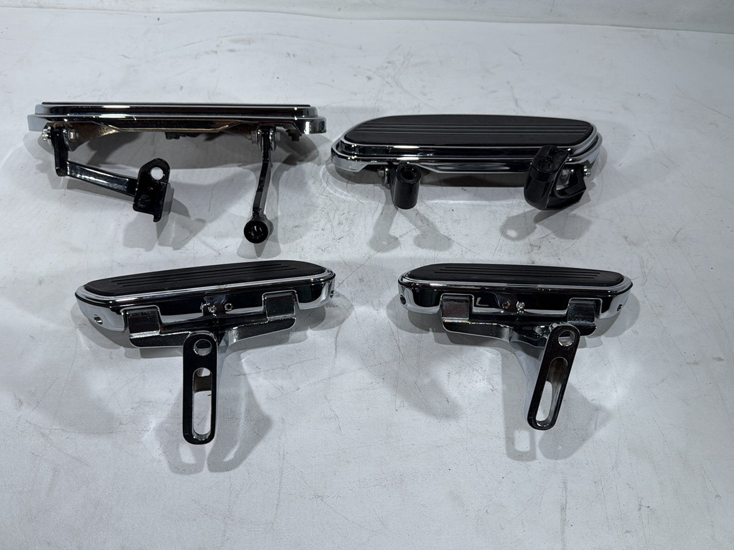 2010 Harley Street Glide Touring FLHX OEM Left Right Driver & Pass Floorboard Foot Rest