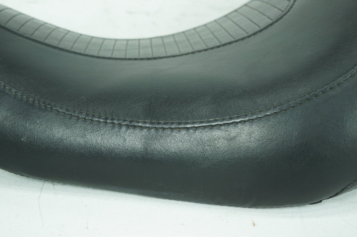 1999 - 2006 Harley-Davidson Dyna Low Rider Passenger Rider Driver Seat Saddle 53078-04