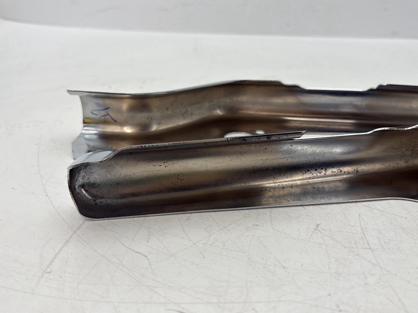 2005 Harley Touring FLHRCI Road King Classic OEM Rear Left Right Fender Struts Bracket