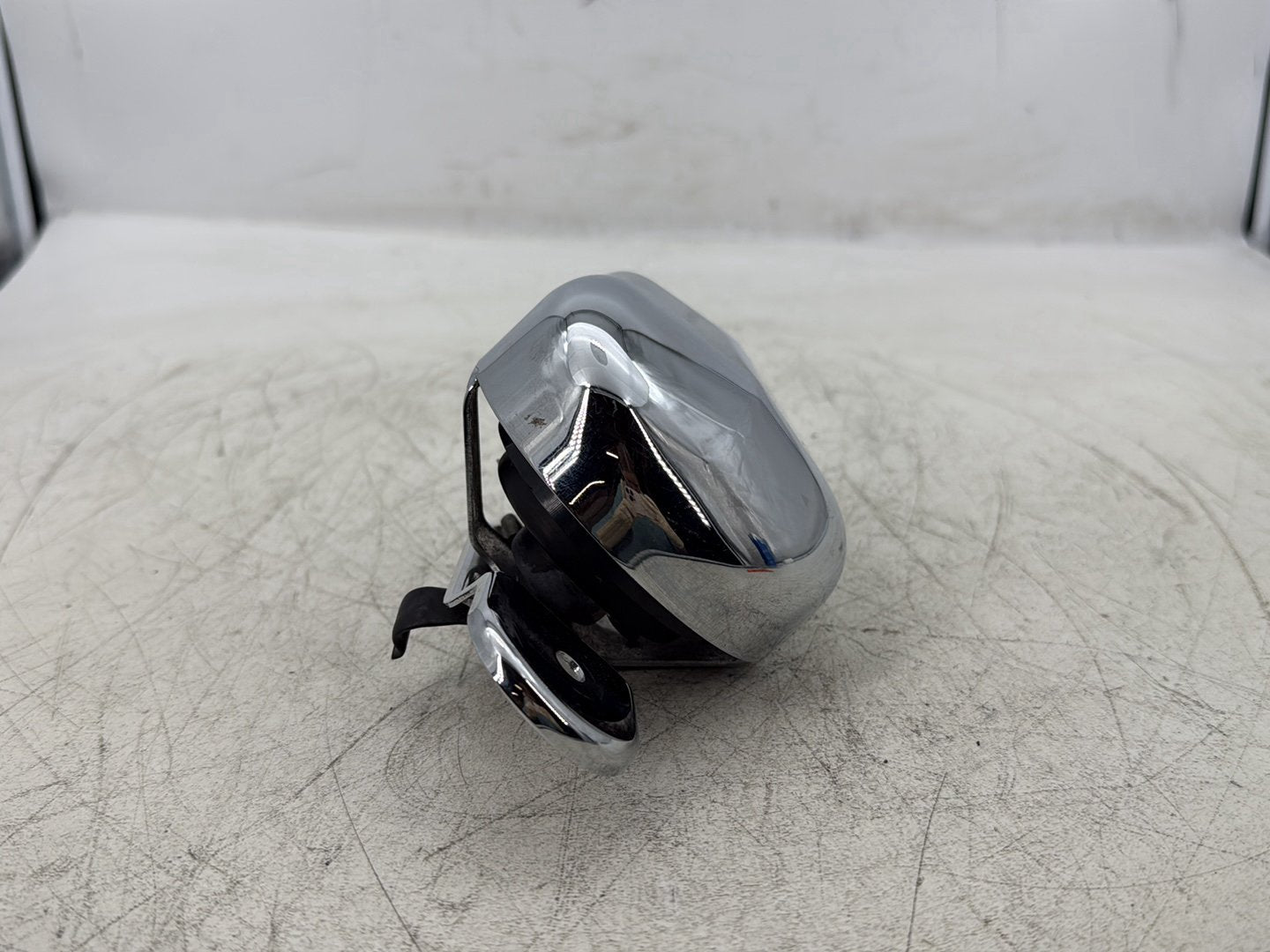 2000 Harley Softail FLSTC Heritage Classic OEM Horn Signal Klaxon Chrome Cover