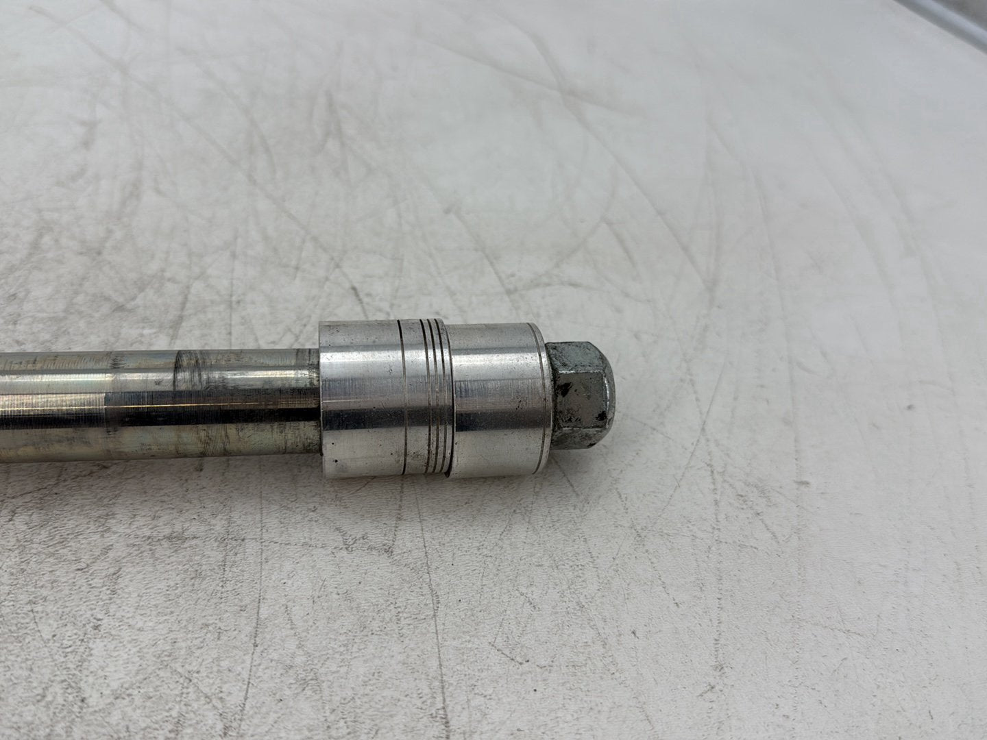 2010 Harley Dyna Fat Bob FXDF OEM Front Wheel Axle Bolt Shaft